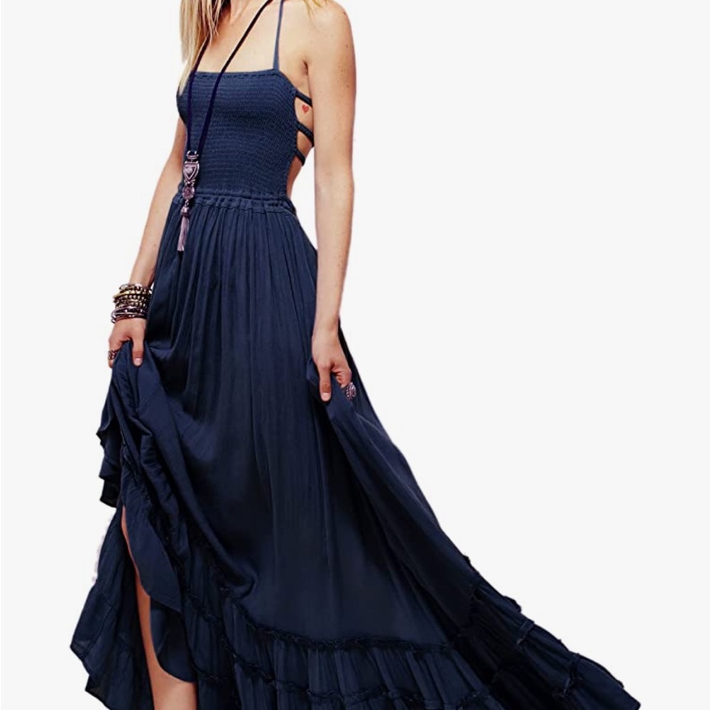 Gorgeous navy blue dress - Picture 2 of 5